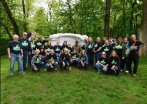 Walkabout with Pete statue